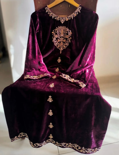 Atharva Heritage/~मखमल ~ The Winter 100% Pure Silk Velvet 2025 Edits Upto 9XL VLO017