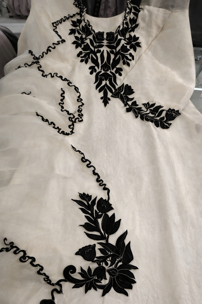 ATHARVA HERITAGE Sheer Luxury Ready to Wear Pakistani Appliqué Suit SLP0507