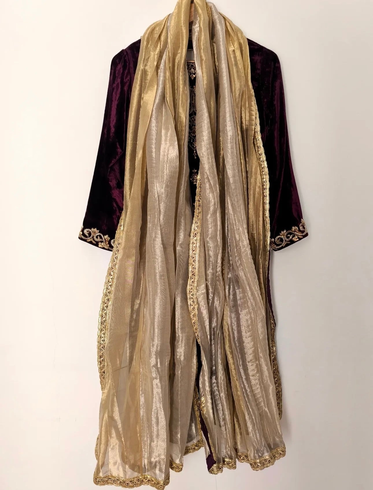 Atharva Heritage/~मखमल ~ The Winter 100% Pure Silk Velvet 2025 Edits Upto 9XL VLO017