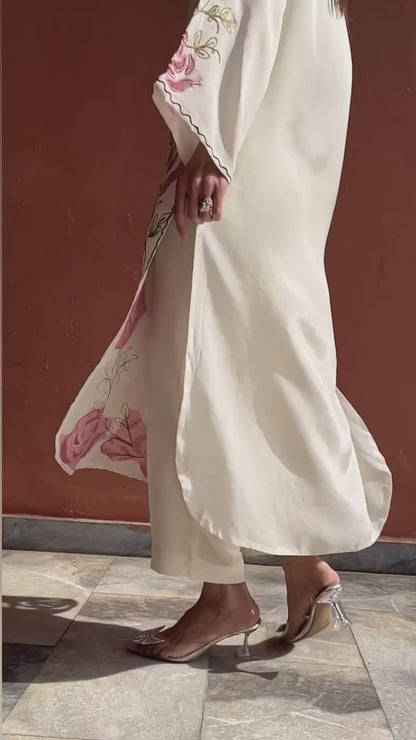 ATHARVA HERITAGE Enchanting Elegance: Pure chanderi Silk  kurta n pants Adorned with Exquisite Applique Embroidery MS009