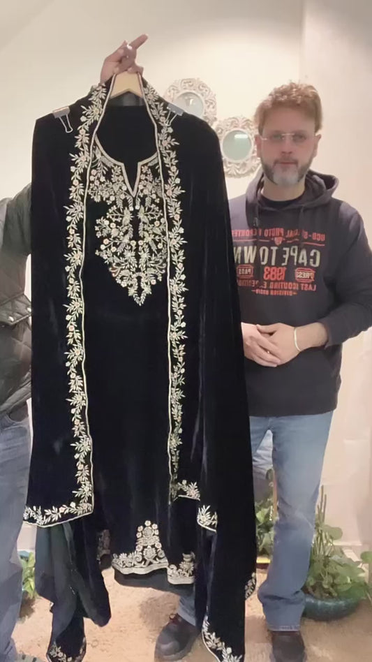 Atharva Heritage/Kashmiri Embroidered The Winter Velvet 2026 Edits AH181331M